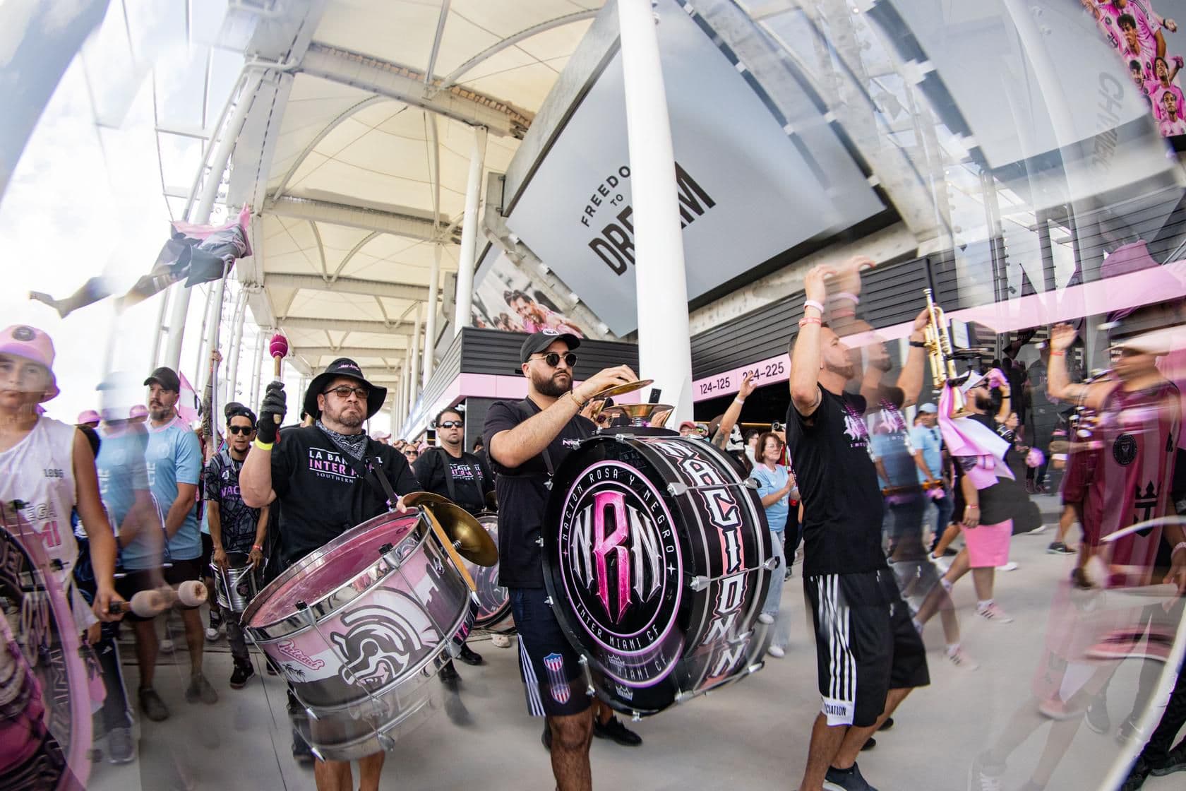 Nación Rosa y Negro no Nu Stadium