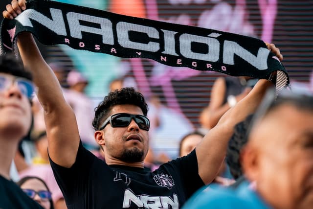 Fanáticos no estádio