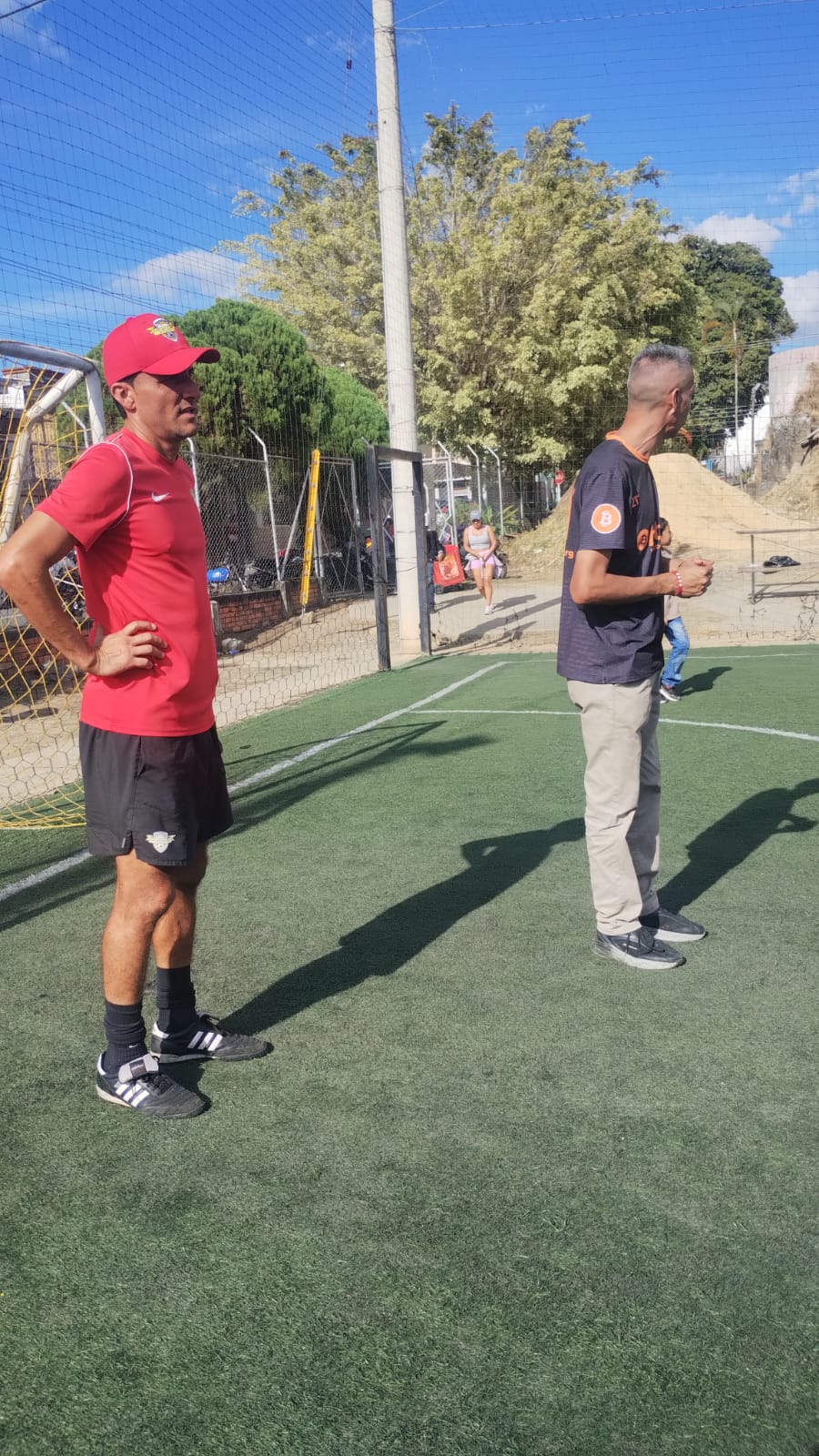 Diego Pérez y el equipo de FutbolTech durante la jornada en Sevilla, Valle del Cauca