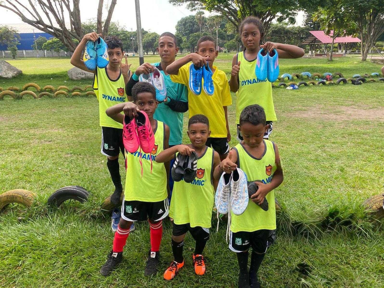 Campanha de arrecadacao de chuteiras